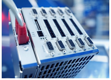 HNC100-3X 不仅支持 PROFIBUS DP 和 CanOpen 接口，而且还支持 PROFINET RT 功能