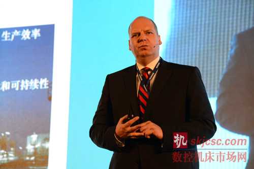 西门子工业业务领域自动化系统部过程自动化副总裁 Axel Lorenz 西门子工业业务领域自动化系统部过程自动化副总裁 Axel Lorenz