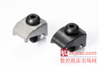 肯纳金属公司的Beyond Shield刀具采用三点式夹持设计方案,符合刀具夹持要求,夹持力应用在刀片的前端 ,靠近切削刃部位,可以明显减少刀具振动,避免刀具的破损和失效。 肯纳金属公司的Beyond Shield刀具采用三点式夹持设计方案,符合刀具夹持要求,夹持力应用在刀片的前端 ,靠近切削刃部位,可以明显减少刀具振动,避免刀具的破损和失效。