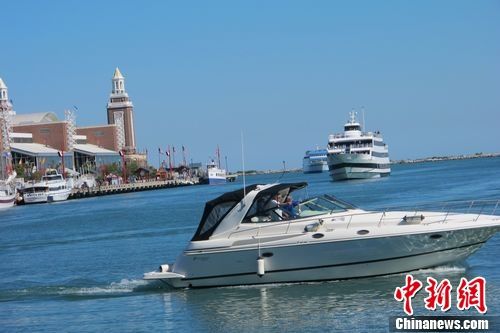 芝加哥密歇根湖边的海军码