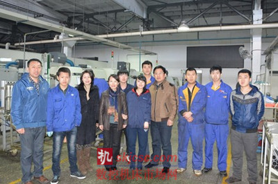 哈尔滨轴承制造有限公司两位领导对哈尔滨职业技术学院学生在单位表现给予高度评价