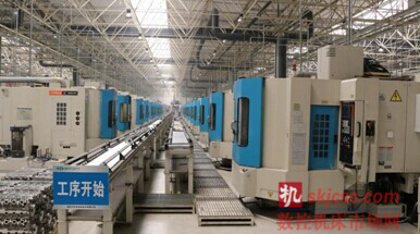 图1.瑞庆公司的发动机生产线采用了大量的先进制造工艺、精良的制造装备和先进高效的刀具,为企业的长期可持续发展做好了充分的技术储备。 图1.瑞庆公司的发动机生产线采用了大量的先进制造工艺、精良的制造装备和先进高效的刀具,为企业的长期可持续发展做好了充分的技术储备。