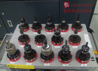 图3.瓦尔特刀具被用于厦门太古不锈钢铣削的粗加工工艺过程中,分别针对直径小于0.75英寸和直径大于0.75英寸的粗加工应用 图3.瓦尔特刀具被用于厦门太古不锈钢铣削的粗加工工艺过程中,分别针对直径小于0.75英寸和直径大于0.75英寸的粗加工应用