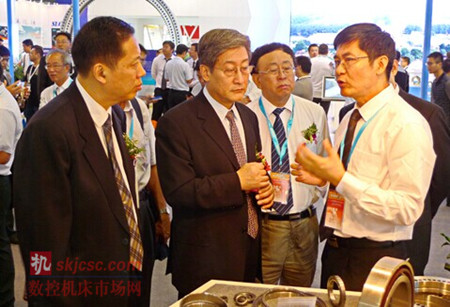 轴研科技专家咨询团队为2014上海国际轴承展添彩