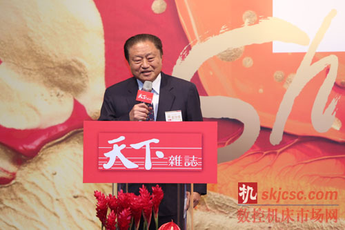 图二 台达集团创办人暨荣誉董事长郑崇华先生, 连续八年获选“企业家最佩服的企业家”