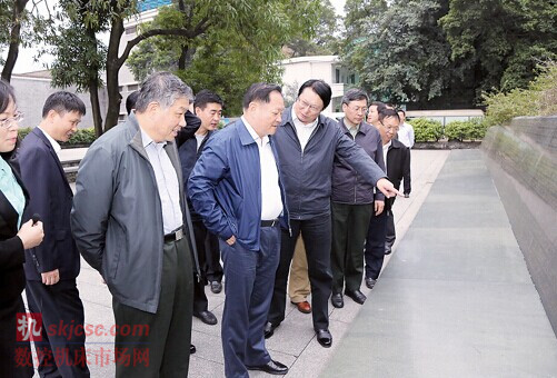 张又侠参观黄埔军校旧址 张又侠参观黄埔军校旧址