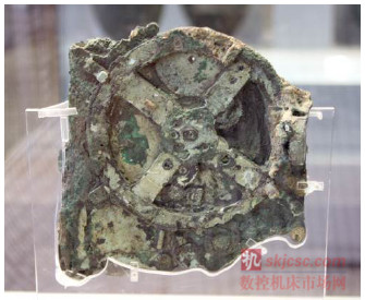 图1:雅典国家考古博物馆——安提凯希拉天体仪 图1:雅典国家考古博物馆——安提凯希拉天体仪