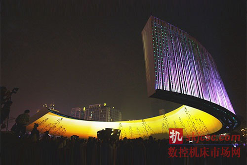 图三 台达永续之环于2013年台湾灯会吸引1200万参观人次。