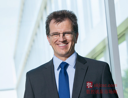 Guido Hegener 博士,EMAG Maschinenfabrik 有限公司的 CEO Guido Hegener 博士,EMAG Maschinenfabrik 有限公司的 CEO