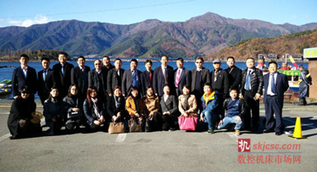 CIROS中国国际机器人展览会参访团河口湖合影留念