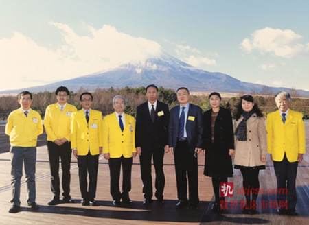 FANUC社长稻叶善治（左四）与CIROS中国国际机器人展览会组委会领导合影_副本
